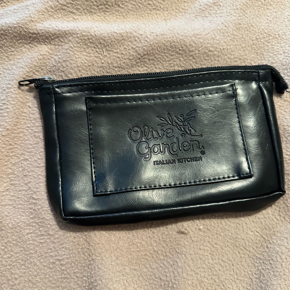 Olive Garden Black coin purse/wallet